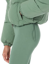 Amazon Essentials Women's Crop Puffer Jacket (Available in Plus Size), Neon Pink, 4X