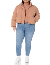 Amazon Essentials Women's Crop Puffer Jacket (Available in Plus Size), Neon Pink, 4X